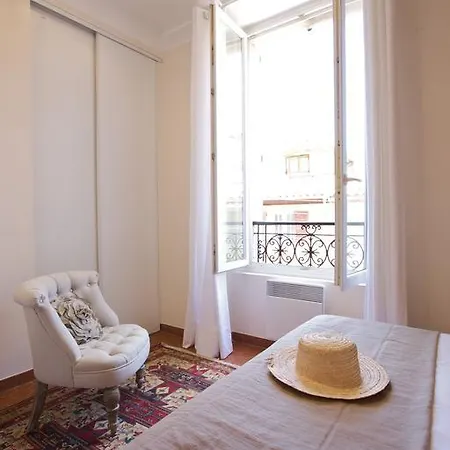 Apartment 15 Cours Massena
