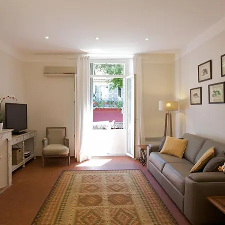 Apartament 15 Cours Massena *